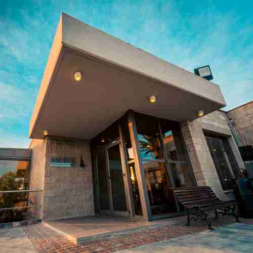 La Bodega Familia Schroeder propone vivir la Patagonia con los 5