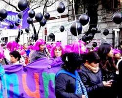 Movilización contra la violencia de género  FOTO: www.buenosairesiforma.com