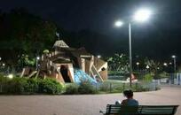 Plaza iluminada FOTO: GCABA